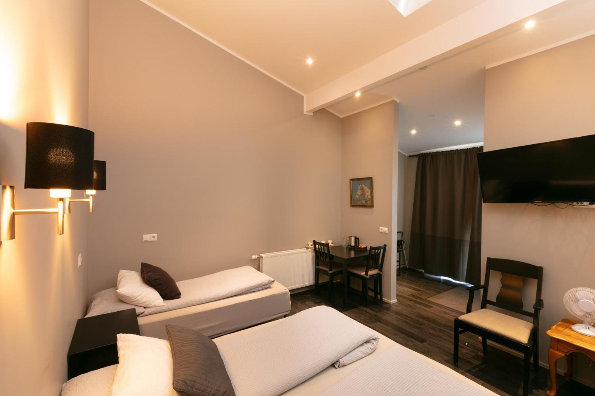 Karuna Guesthouse Saudarkrokur Ngoại thất bức ảnh