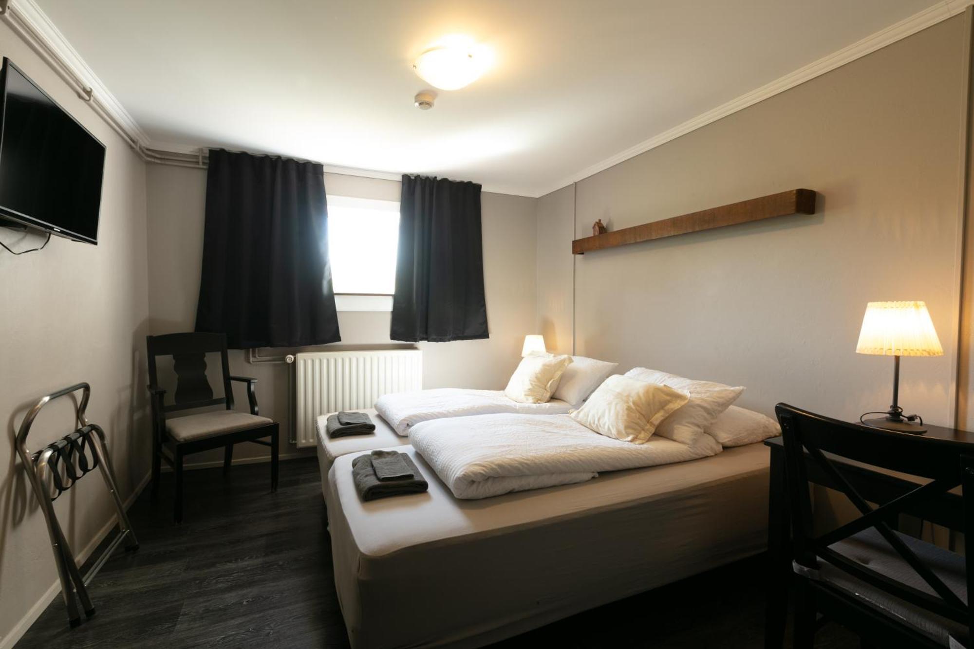Karuna Guesthouse Saudarkrokur Ngoại thất bức ảnh