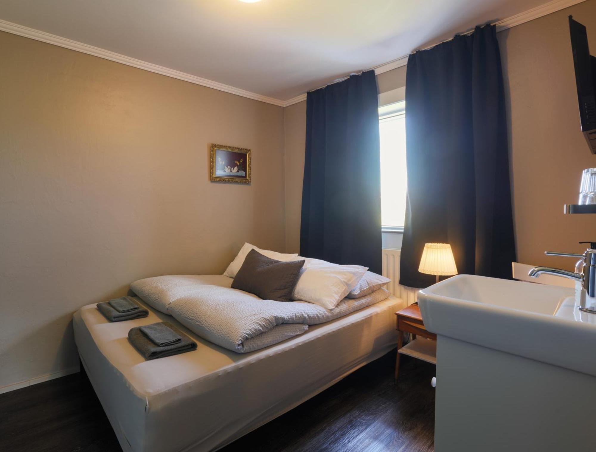 Karuna Guesthouse Saudarkrokur Ngoại thất bức ảnh